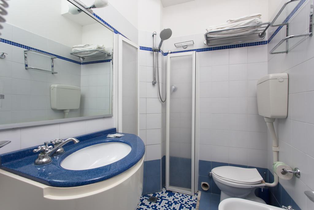 Hotel New Castle Cesenatico Phòng bức ảnh